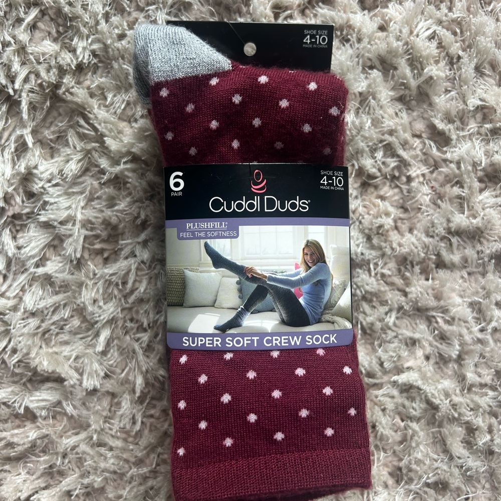 Cuddl Duds Casual Crew Socks Red and Gray Polka Dot